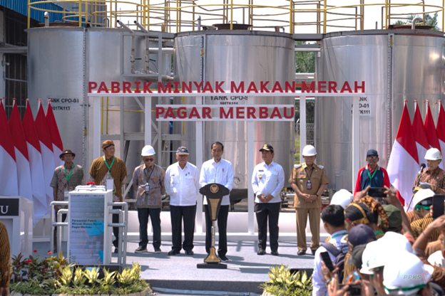 PRESIDEN RI MERESMIKAN PABRIK PERTAMA MINYAK MAKAN MERAH YANG MERUPAKAN HASIL INOVASI RISET DARI PT RPN-PPKS